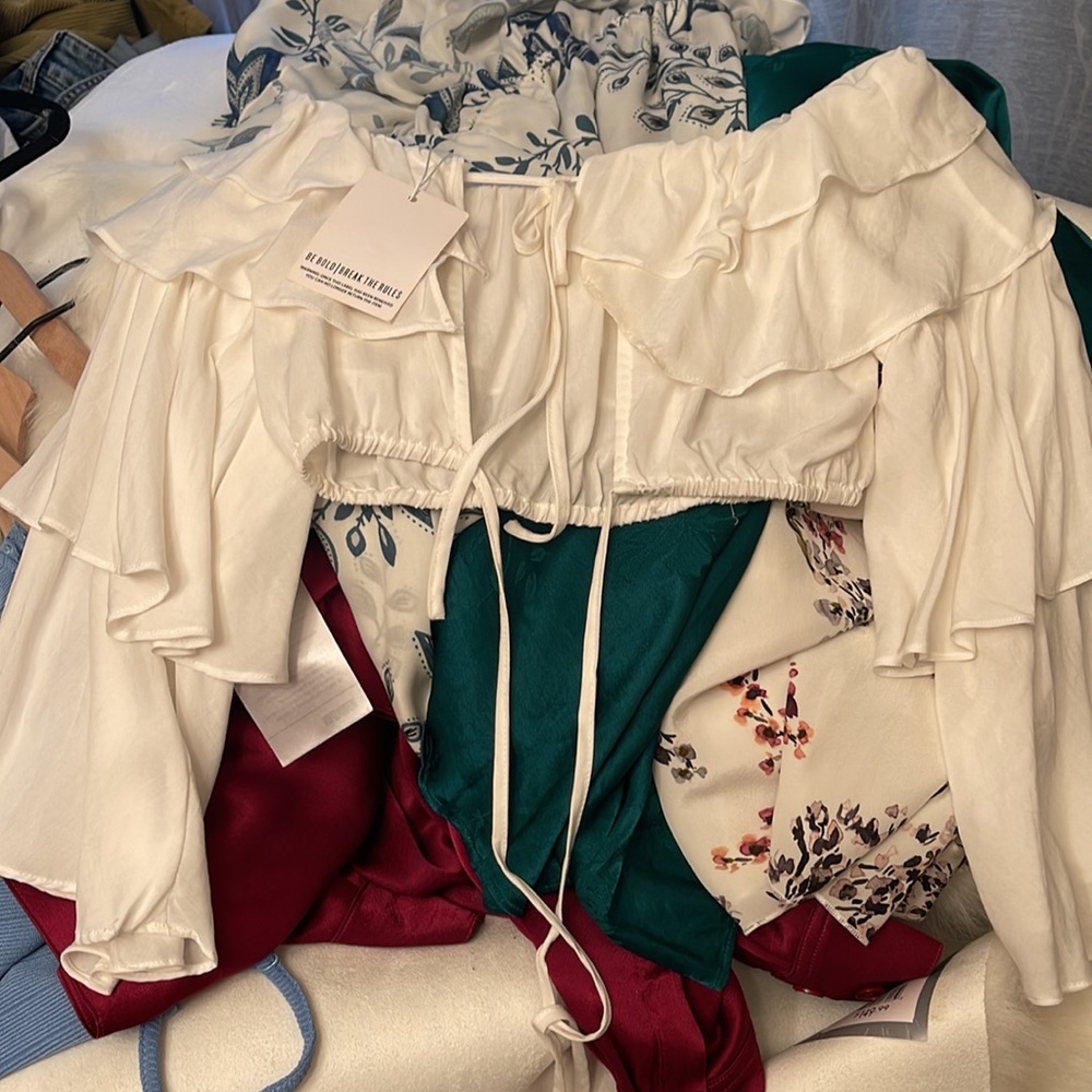 LF ruffle top - Picture 2 of 4